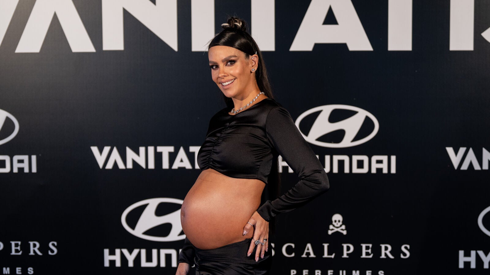 Cristina Pedroche enseña la realidad de su tripa postparto: Así ha ido cambiando su cuerpo desde que dio a luz