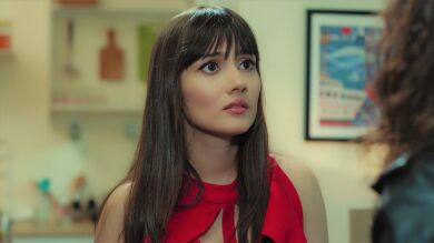 Zeynep, muy decepcionada con Yildiz por haberse aliado con Ender