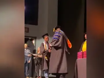 Elijah Muhammad, el niño graduado con 13 años Elijah Muhammad, el niño graduado con 13 años
