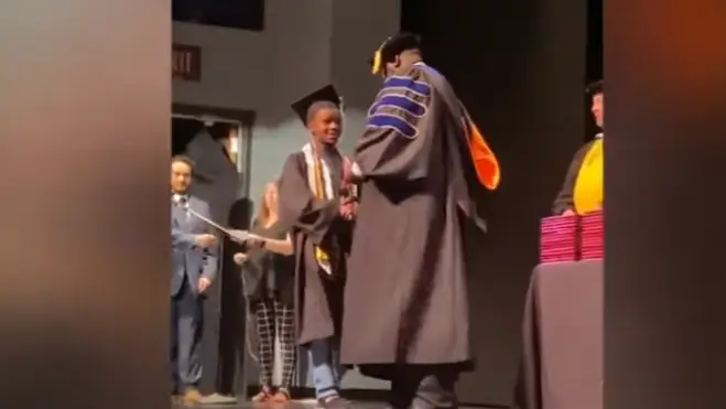 Elijah Muhammad, el niño graduado con 13 años Elijah Muhammad, el niño graduado con 13 años