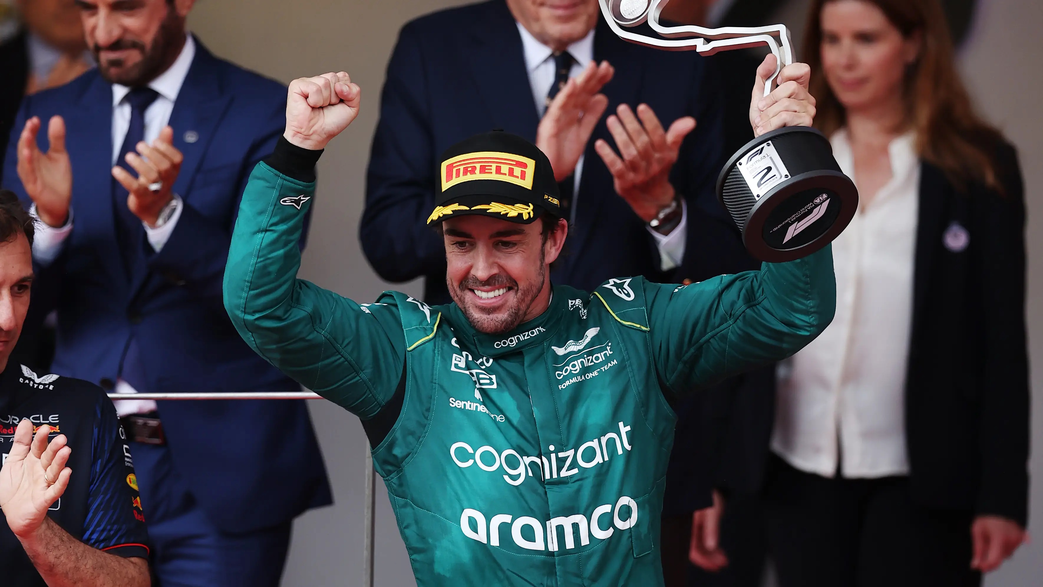 Alonso celebrando su segunda posición en el GP de Mónaco Alonso celebrando su segunda posición en el GP de Mónaco