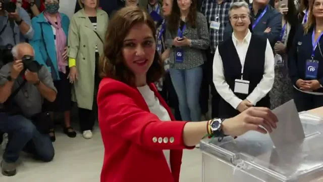 Isabel Díaz Ayuso, tras votar en Chamberí Isabel Díaz Ayuso, tras votar en Chamberí