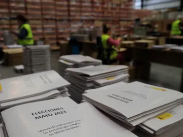 El adelanto electoral revoluciona el calendario político: estas son las fechas para constituir ayuntamientos y parlamentos El adelanto electoral revoluciona el calendario político: estas son las fechas para constituir ayuntamientos y parlamentos