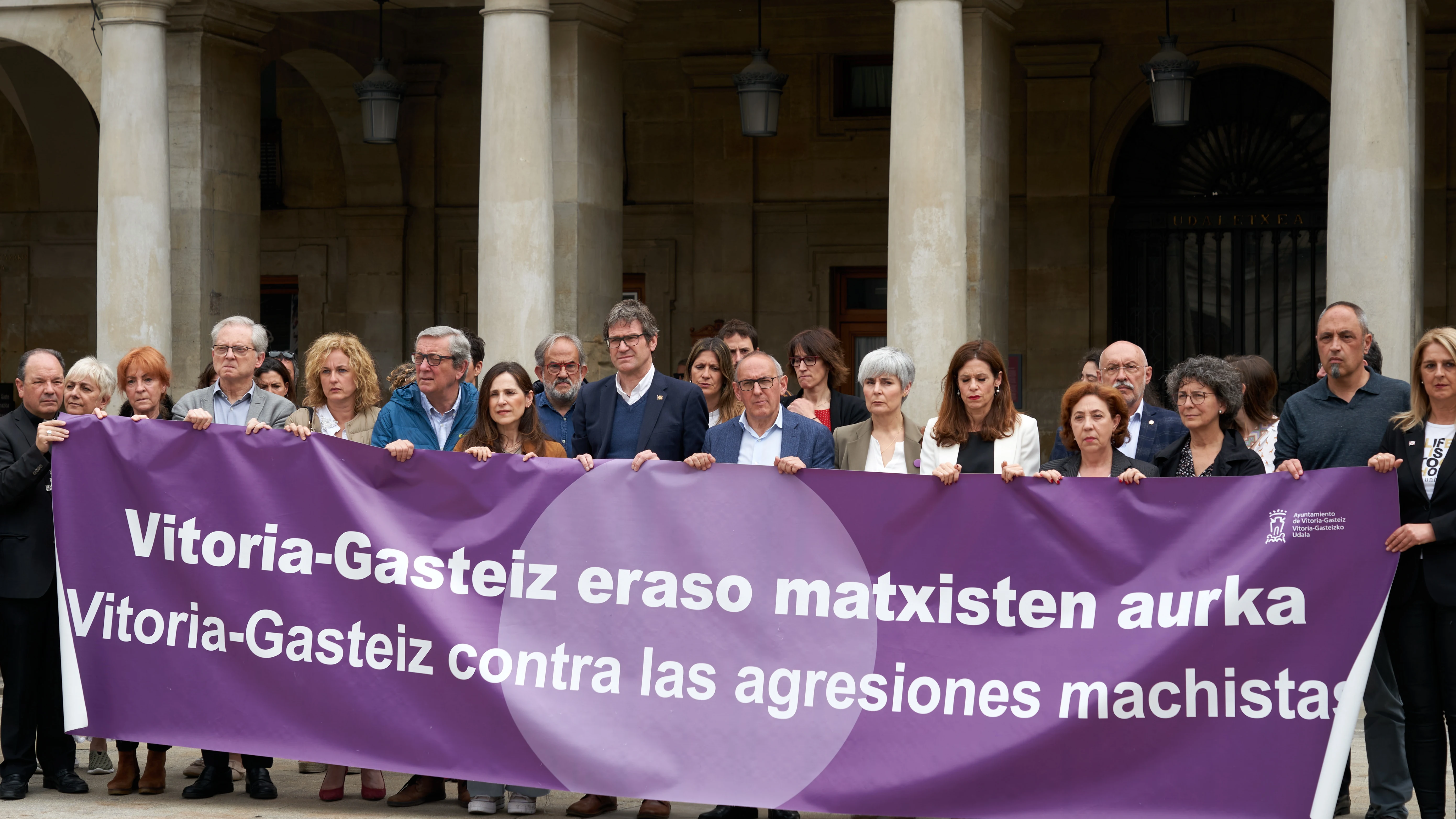 Concentración de repulsa del crimen machista de Maialen en Vitoria Concentración de repulsa del crimen machista de Maialen en Vitoria