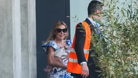 Ana Obregón llega a España con su nieta Ana Sandra Ana Obregón llega a España con su nieta Ana Sandra