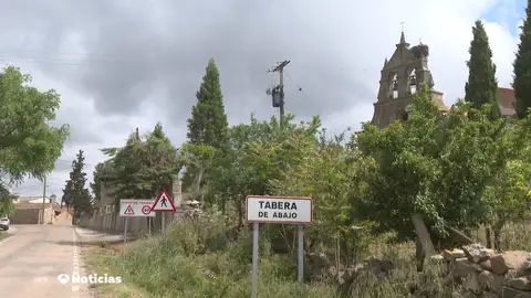 El alcalde de un pueblo de Salamanca se niega a realizar el sorteo de la mesa electoral el 23J como protesta: "Que lo haga el Estado" El alcalde de un pueblo de Salamanca se niega a realizar el sorteo de la mesa electoral el 23J como protesta: "Que lo haga el Estado"