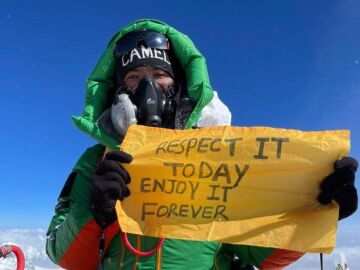 Kami Rita Sherpa, en la cima del Everest