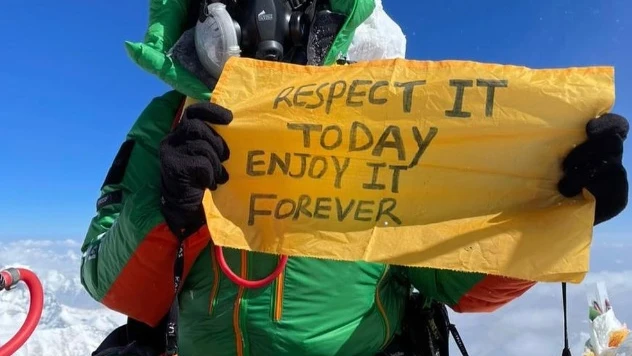 Kami Rita Sherpa, en la cima del Everest