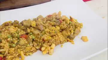 Receta de arroz mixto de pollo, cerdo y sepia: la cazuela más sabrosa de Karlos Arguiñano