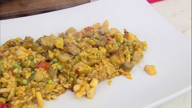 Receta de arroz mixto de pollo, cerdo y sepia: la cazuela más sabrosa de Karlos Arguiñano