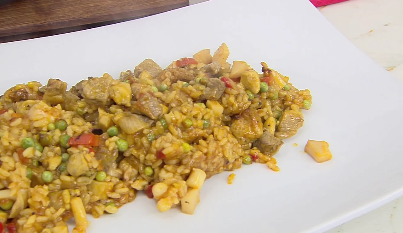 Receta de arroz mixto de pollo, cerdo y sepia: la cazuela más sabrosa de Karlos Arguiñano
