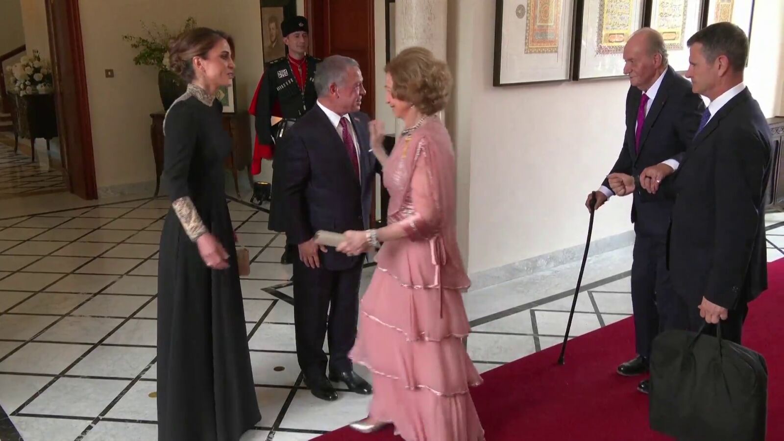 El rey Juan Carlos y la reina Sofía se reencuentran en la boda real en Jordania