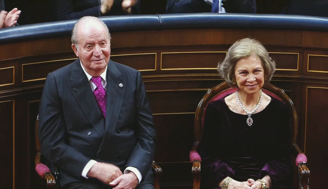 Los reyes eméritos don Juan Carlos I y doña Sofía vuelven a reencontrarse en la boda de Hussein de Jordania