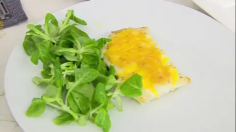 Receta de bacalao fresco con salsa holandesa, de Arguiñano: "Si la llevamos a un concurso, ganamos" Receta de bacalao fresco con salsa holandesa, de Arguiñano: "Si la llevamos a un concurso, ganamos"