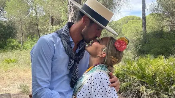Sergio Rico y su mujer Alba Silva