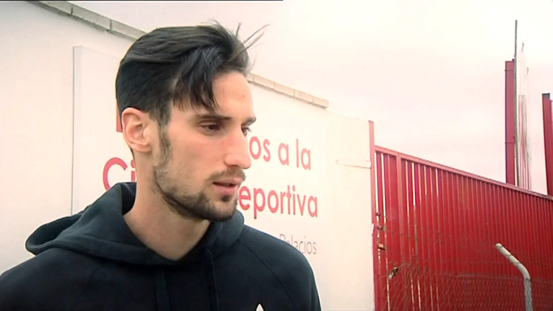El atestado del accidente de Sergio Rico revela que el futbolista iba montado en el caballo cuando ocurrió todo El atestado del accidente de Sergio Rico revela que el futbolista iba montado en el caballo cuando ocurrió todo