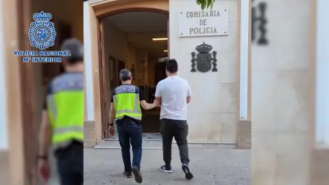 Hombre detenido Hombre detenido
