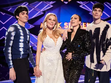 ¡Máxima igualdad! Mónica Naranjo, Ana Obregón, Javier Ambrossi y Javier Calvo, empatados a puntos en 'Mask Singer' ¡Máxima igualdad! Mónica Naranjo, Ana Obregón, Javier Ambrossi y Javier Calvo, empatados a puntos en 'Mask Singer'