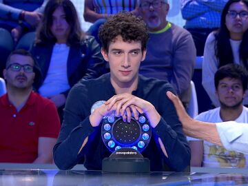 Fernando tampoco se libra: la efusividad de Romay&hellip; &iexcl;casi desmonta al concursante! 