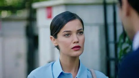 Ilgaz recibe una misteriosa nota con una impactante amenaza: “Si Ceylin no viene, habrá más cadáveres” Ilgaz recibe una misteriosa nota con una impactante amenaza: “Si Ceylin no viene, habrá más cadáveres”