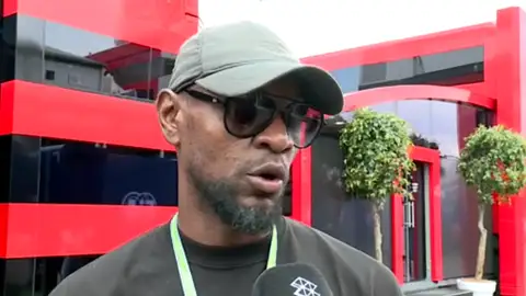 Eric Abidal hablando sobre Benzema en el GP de Montmeló