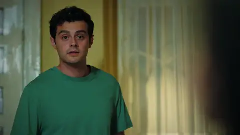 Aybike toma una drástica decisión tras su enfado con Asiye y… ¡echa a Ömer de su casa! Aybike toma una drástica decisión tras su enfado con Asiye y… ¡echa a Ömer de su casa!