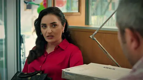 Sengül vuelve a sacar su cara más cruel y se venga de sus sobrinos: "Quiero echarlos del gallinero" Sengül vuelve a sacar su cara más cruel y se venga de sus sobrinos: "Quiero echarlos del gallinero"