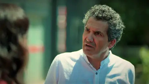 Orhan y Sengül firman los papeles del divorcio: “por fin te has librado de mí” Orhan y Sengül firman los papeles del divorcio: “por fin te has librado de mí”