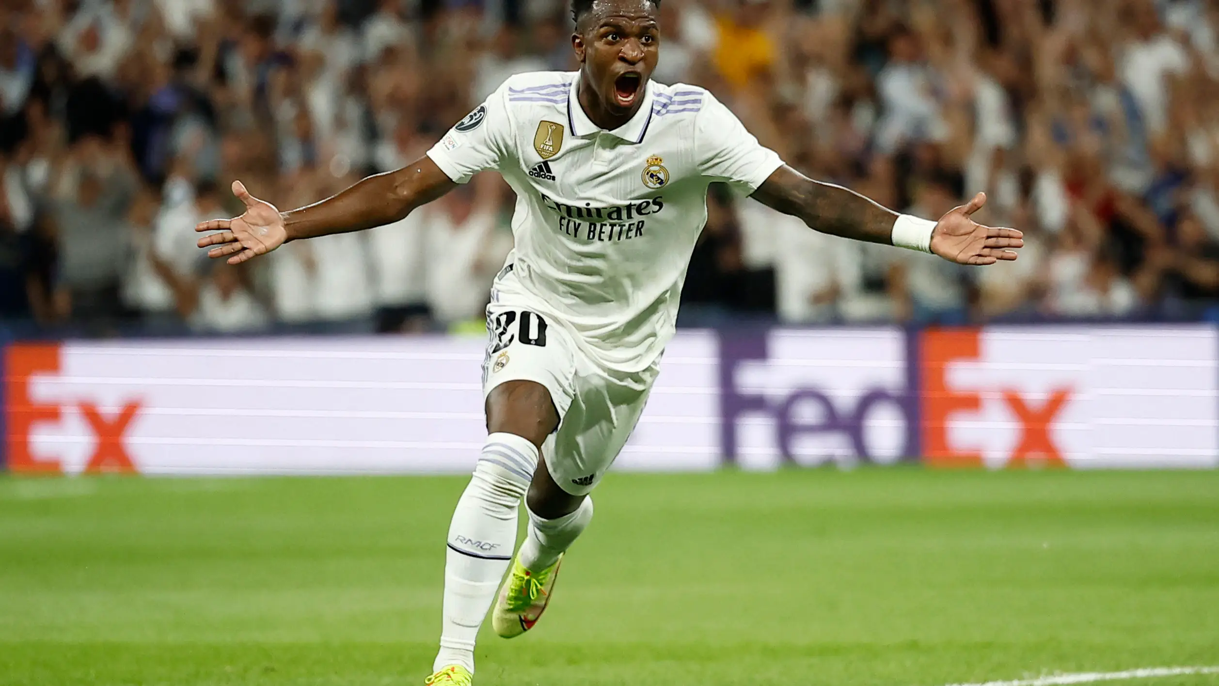 Vin&iacute;cius celebra su gol ante el Manchester City