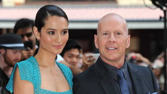 Bruce Willis y su mujer Emma Heming Bruce Willis y su mujer Emma Heming