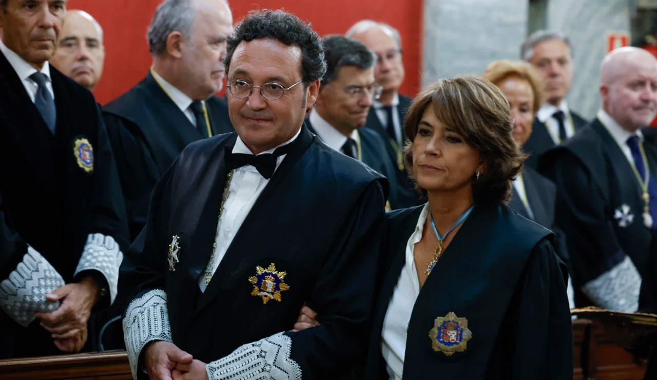 El fiscal general del Estado, Álvaro García Ortiz y su predecesora en el cargo, Dolores Delgado