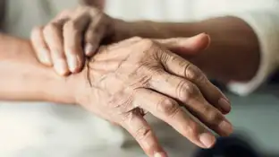 La enfermedad de Parkinson La enfermedad de Parkinson es un trastorno progresivo que afecta el sistema nervioso y para la que no se conoce cura