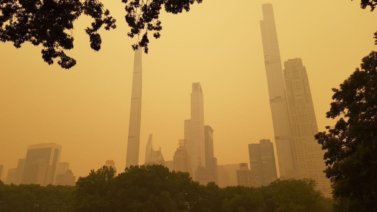 Nueva York sigue 'apagada' por el polvo naranja y registra su peor nivel de calidad del aire desde los años 60