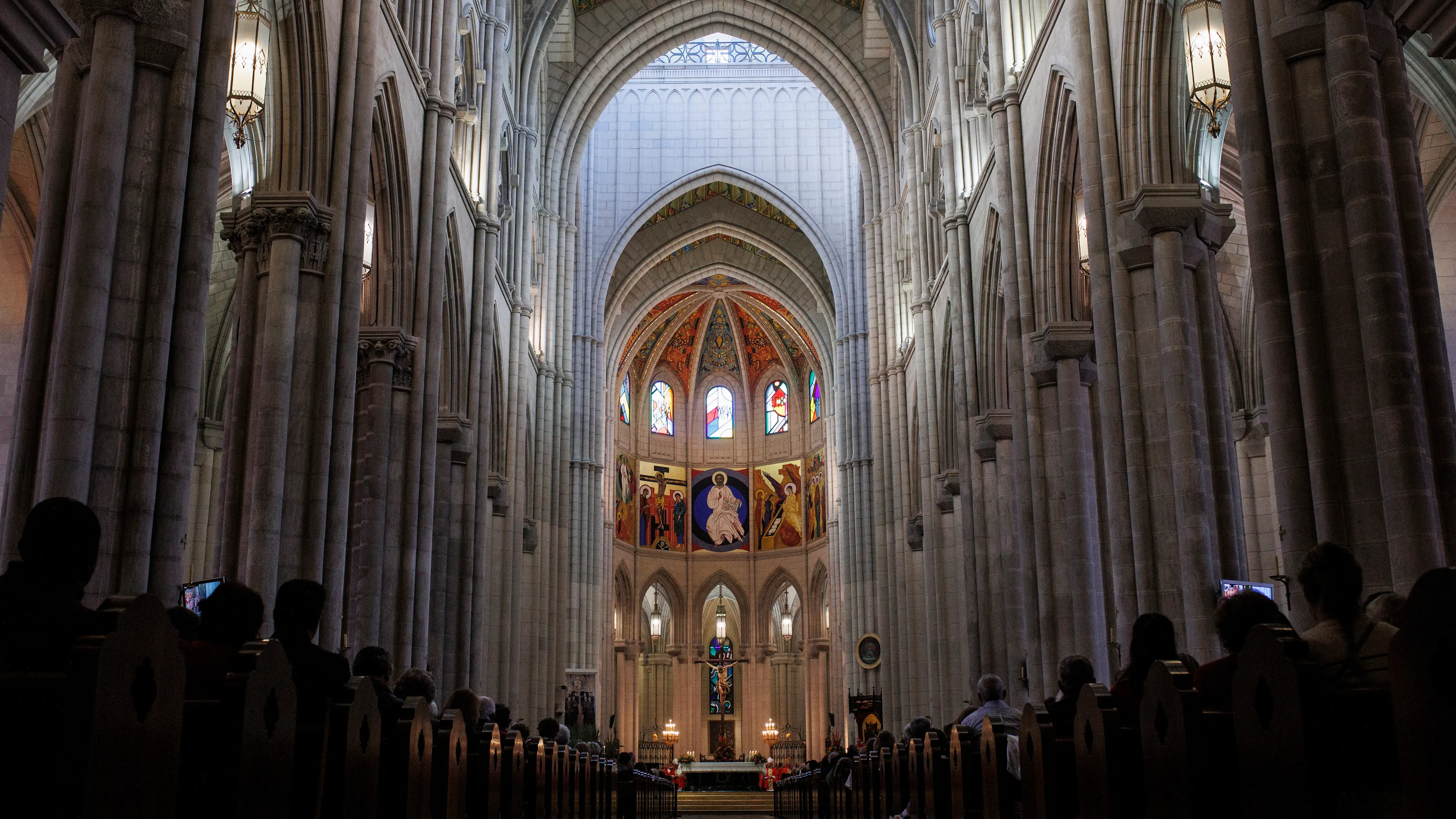 Vista del interior de un templo en Madrid