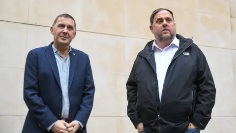 El coordinador de EH Bildu, Arnaldo Otegi, y el presidente de ERC, Oriol Junqueras El coordinador de EH Bildu, Arnaldo Otegi, y el presidente de ERC, Oriol Junqueras