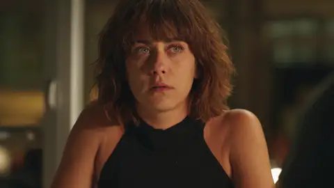 Yolanda incumple su promesa y ayuda a Héctor a encontrar a Manuela Yolanda incumple su promesa y ayuda a Héctor a encontrar a Manuela