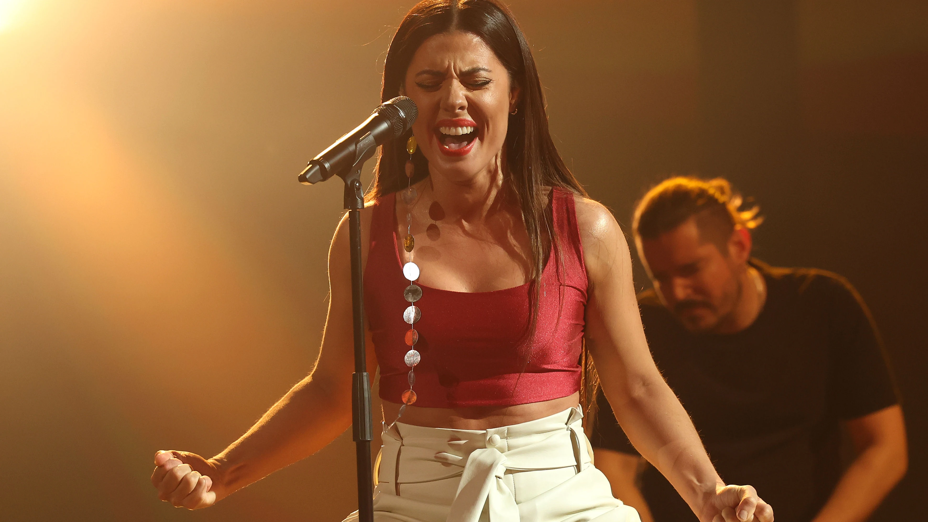 Miriam Rodríguez hechiza como India Martínez con ‘La gitana’