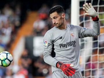 Sergio Rico como guardameta del Sevilla