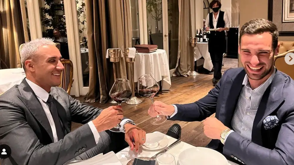 Sergio Rico brindando con Keylor Navas Sergio Rico brindando con Keylor Navas