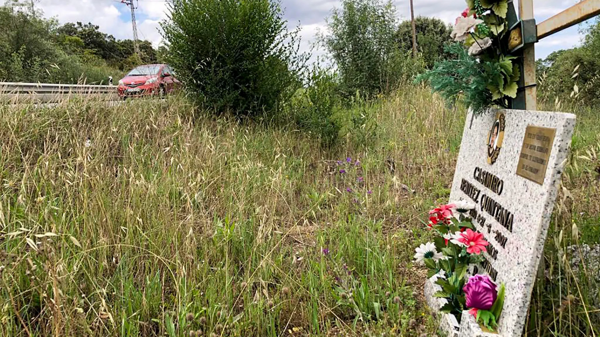 Lugar en el que cuatro jóvenes han muerto en una accidente de tráfico en la M-608 entre Moralzarzal y Collado Villalba Lugar en el que cuatro jóvenes han muerto en una accidente de tráfico en la M-608 entre Moralzarzal y Collado Villalba