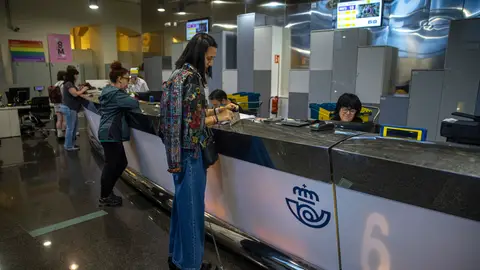 Vista de una oficina de Correos en Madrid Vista de una oficina de Correos en Madrid