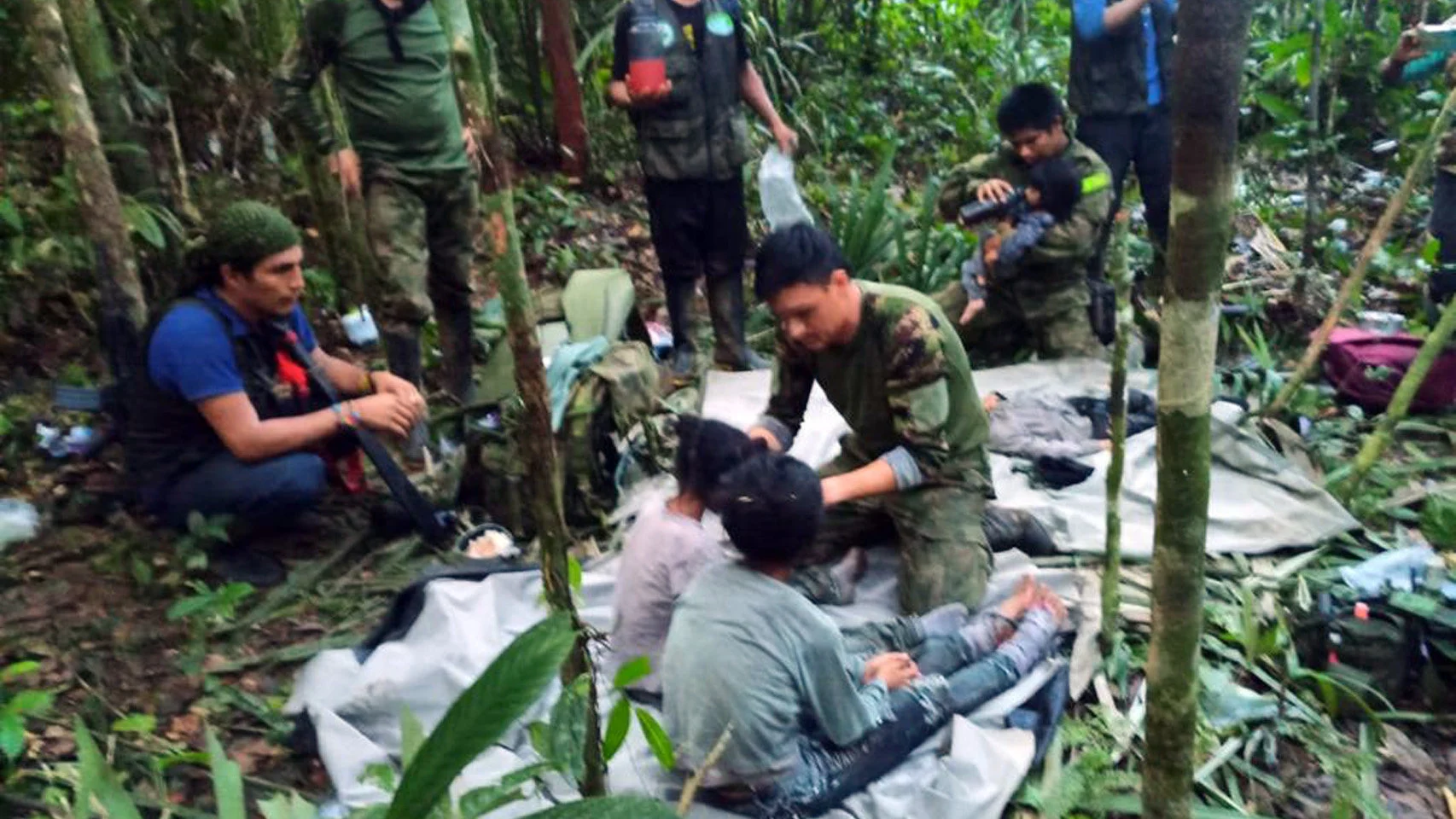Niños encontrados en la selva Niños encontrados en la selva