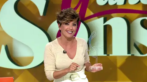 ¡Recibimos el primer premio de 'Y ahora Sonsoles'!: "Esto es de los que hacemos el programa, y de ustedes que nos ven" ¡Recibimos el primer premio de 'Y ahora Sonsoles'!: "Esto es de los que hacemos el programa, y de ustedes que nos ven"