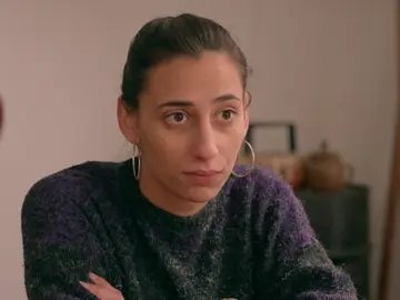 Maribel convence a Juan para que denuncie a Eladio: “Es él o nosotros” Maribel convence a Juan para que denuncie a Eladio: “Es él o nosotros”