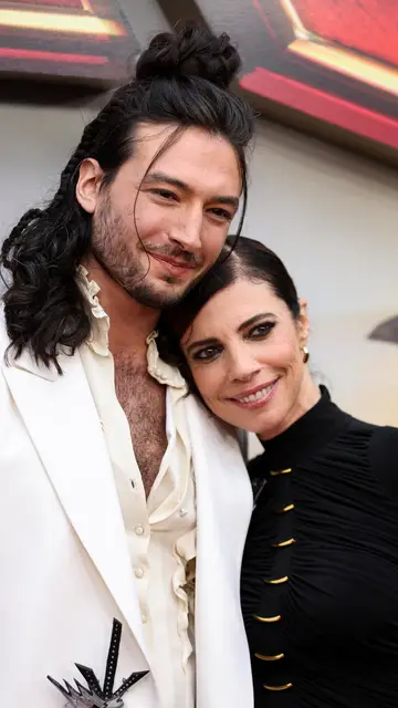 Ezra Miller y Maribel Verdú en la premiere de 'The Flash' en Los Angeles Ezra Miller y Maribel Verdú en la premiere de 'The Flash' en Los Angeles