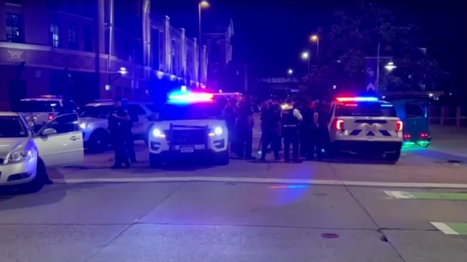 Agentes de la Policía de Denver acordonan una zona tras el tiroteo Agentes de la Policía de Denver acordonan una zona tras el tiroteo