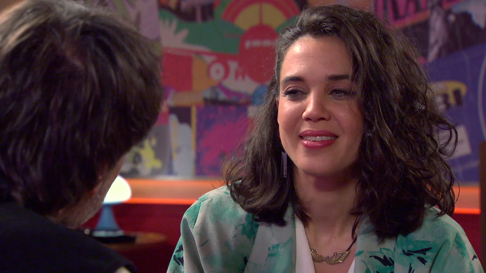 Gloria sorprende a Guillermo con una picante propuesta mientras lo besa apasionadamente en el King's Gloria sorprende a Guillermo con una picante propuesta mientras lo besa apasionadamente en el King's