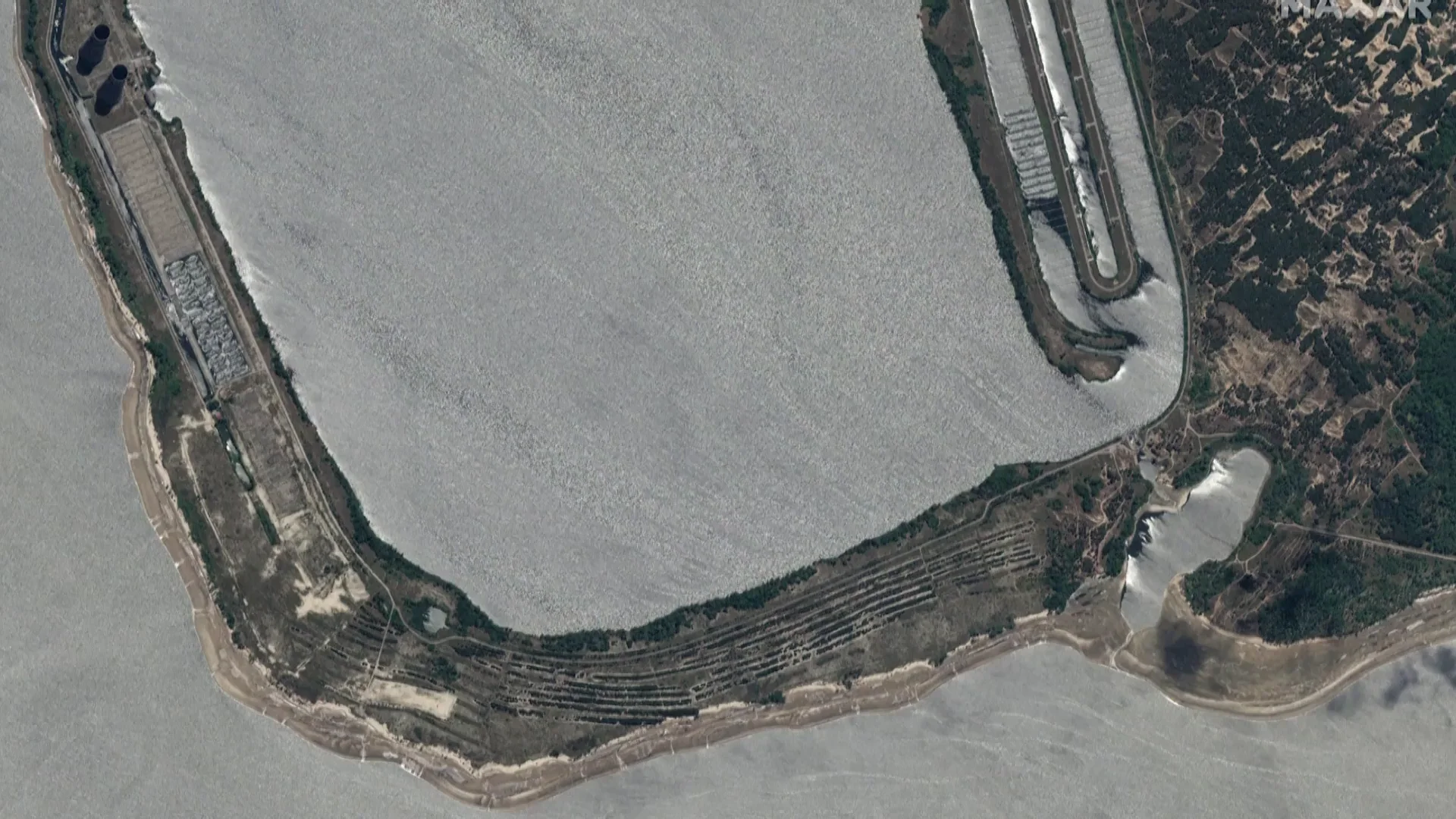 Central de Zaporiyia sin agua 