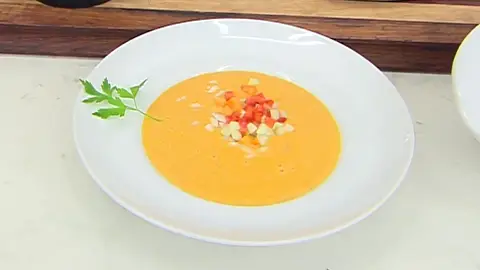 Arguiñano comienza la temporada de gazpachos: "Hoy vamos a hacer uno de albaricoque" Arguiñano comienza la temporada de gazpachos: "Hoy vamos a hacer uno de albaricoque"