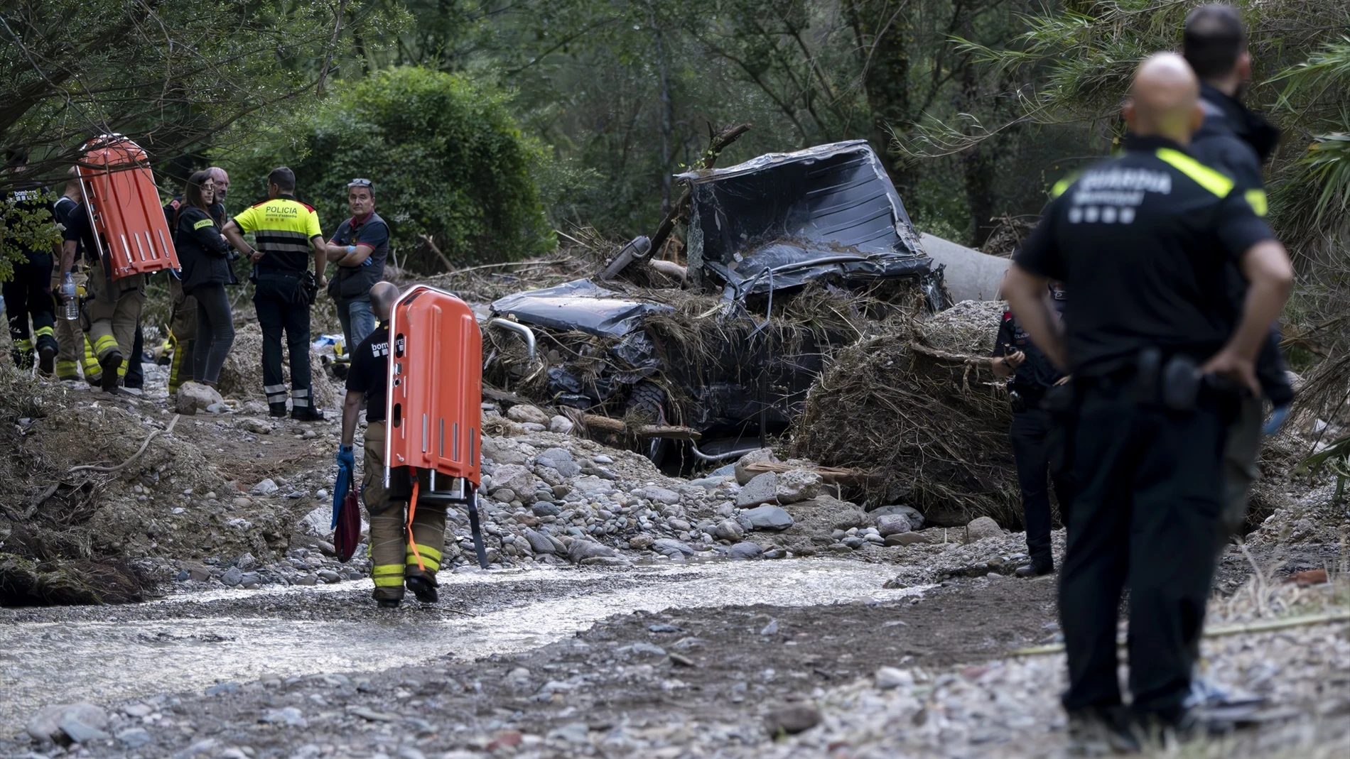 Encuentran un cadáver en un coche en una riera seca de Ullastrell (Barcelona) tras las lluvias